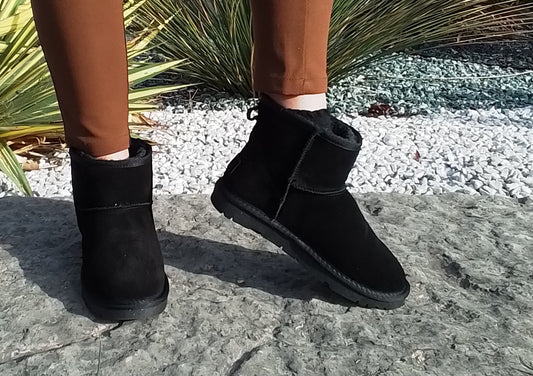 Stivaletto modello UGG,ART.GS474,COLORE NERO