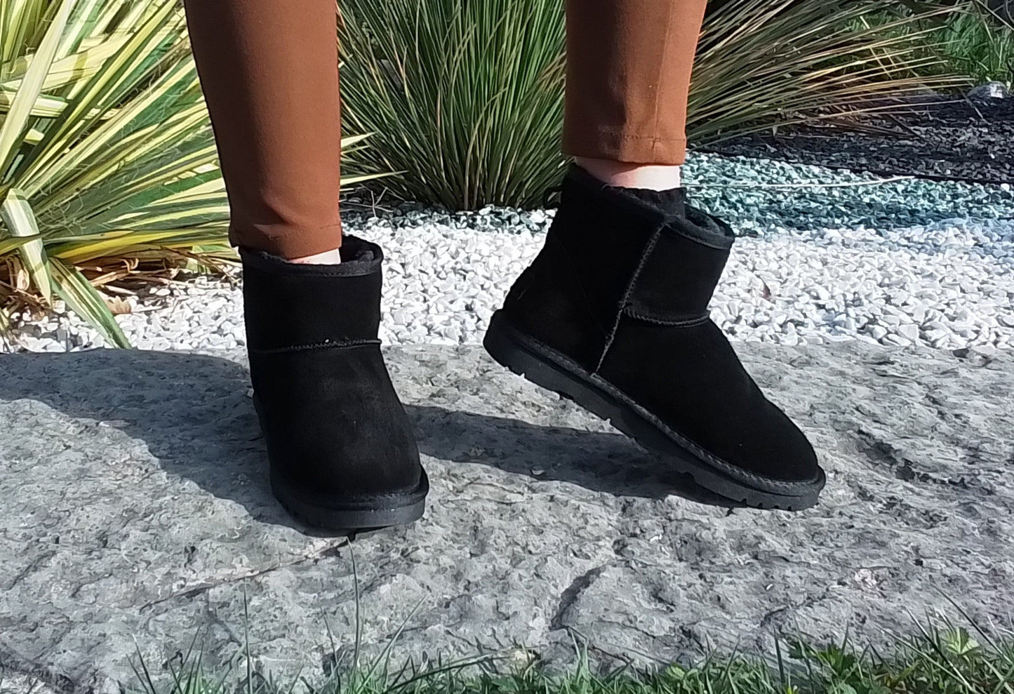 Stivaletto modello UGG,ART.GS474,COLORE NERO