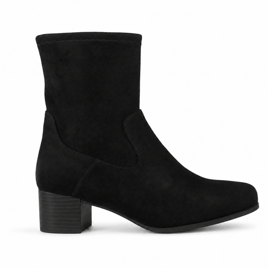 CAPRICE 25316 stivaletto black stretch su sfondo bianco
