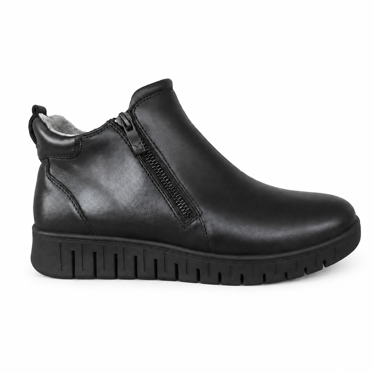 CAPRICE 25416 STIVALETTO BLACK NAPPA su sfondo bianco