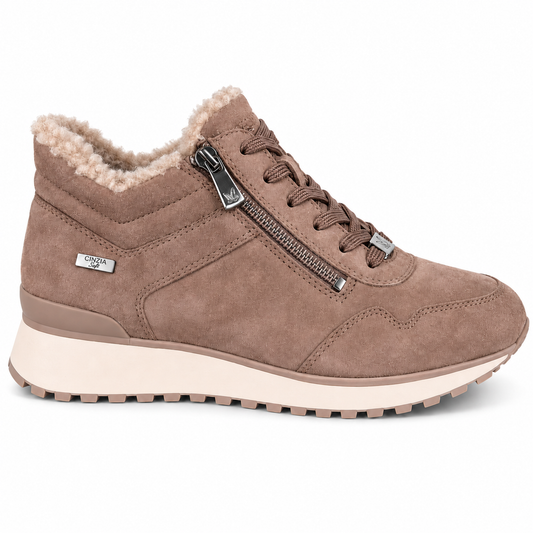 CAPRICE 26201 TAUPE SUEDE su sfondo bianco