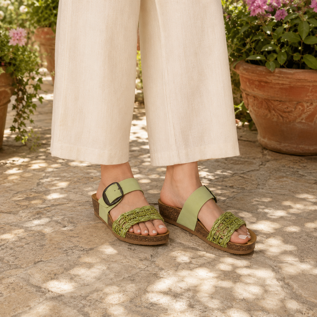 DOREA PELLE VERDE MACRAMÈ indossata - immagine lifestyle quadrata