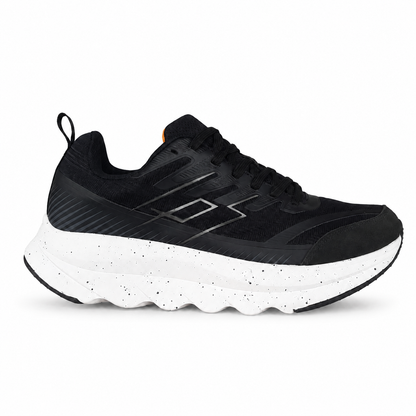 LOTTO RUNNING RUN 60 AMF BLACK/TITAN/GOLD su sfondo bianco
