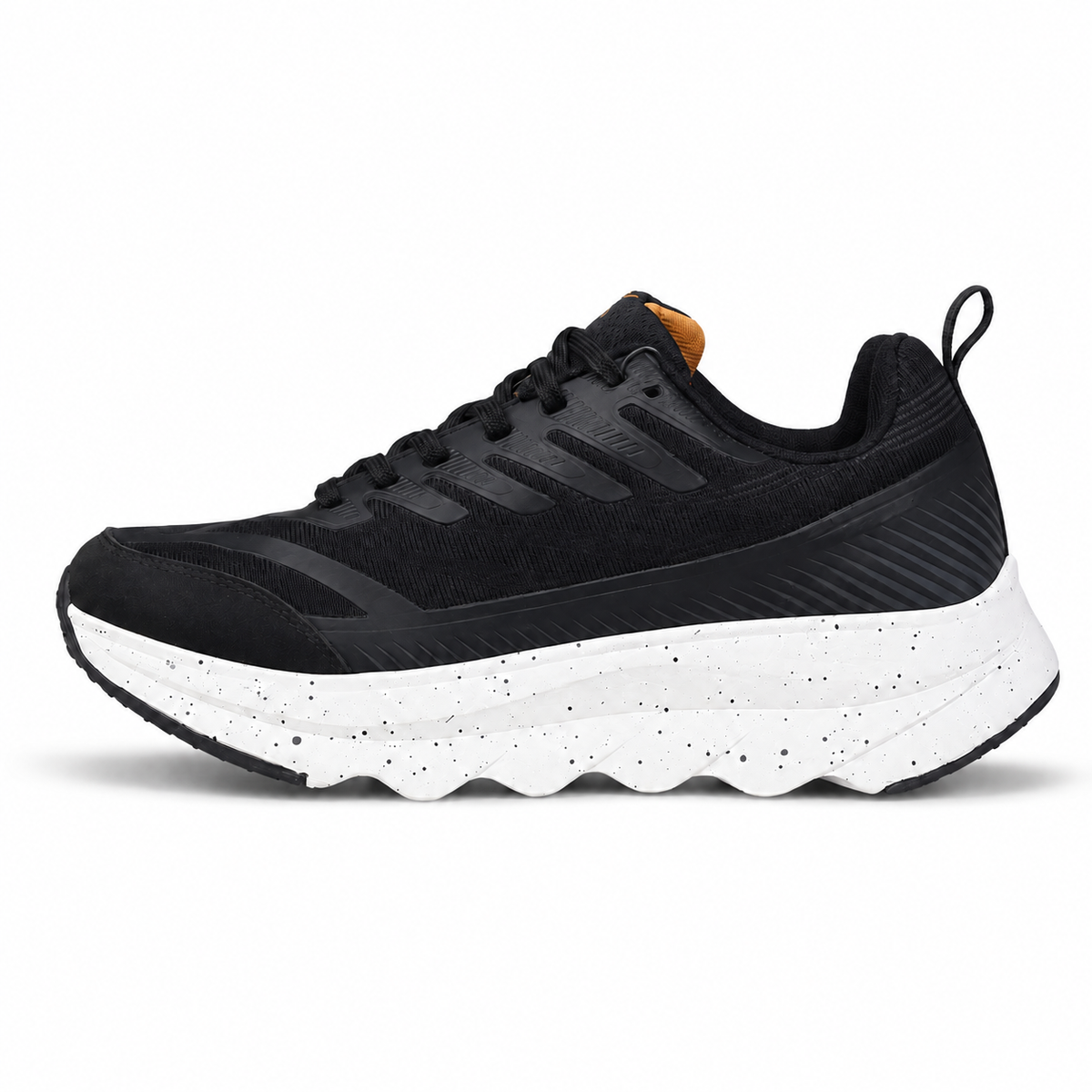 LOTTO RUNNING RUN 60 AMF BLACK/TITAN/GOLD su sfondo bianco