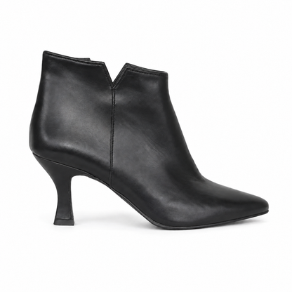MADE IN ITALY TA05 STIVALETTO NERO su sfondo bianco