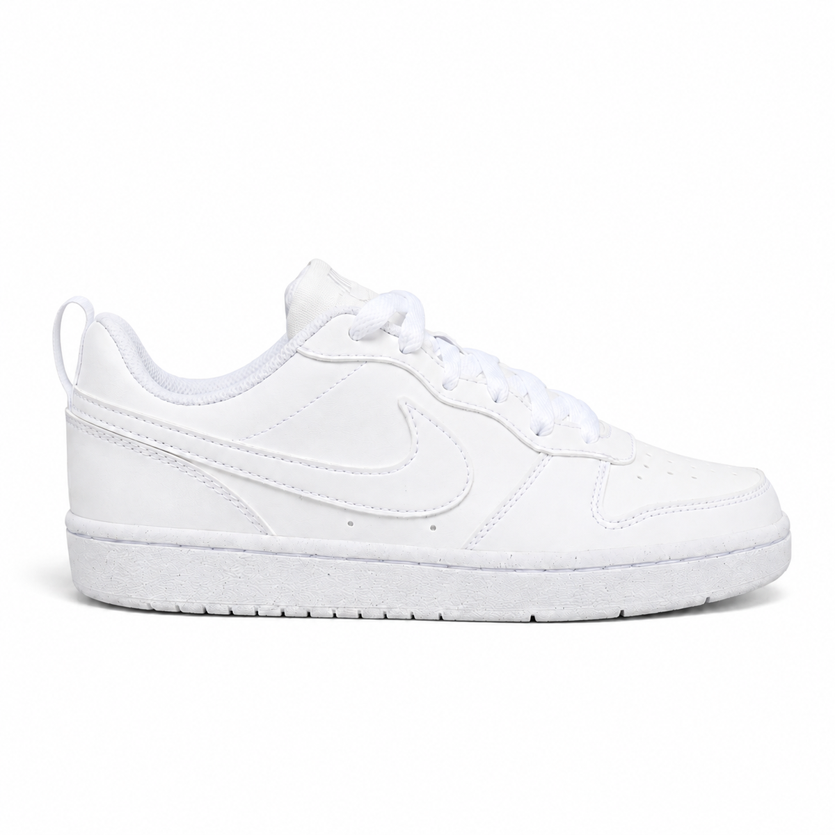 NIKE COURT BOROUGHT LOW RECRAFT BIANCA su sfondo bianco